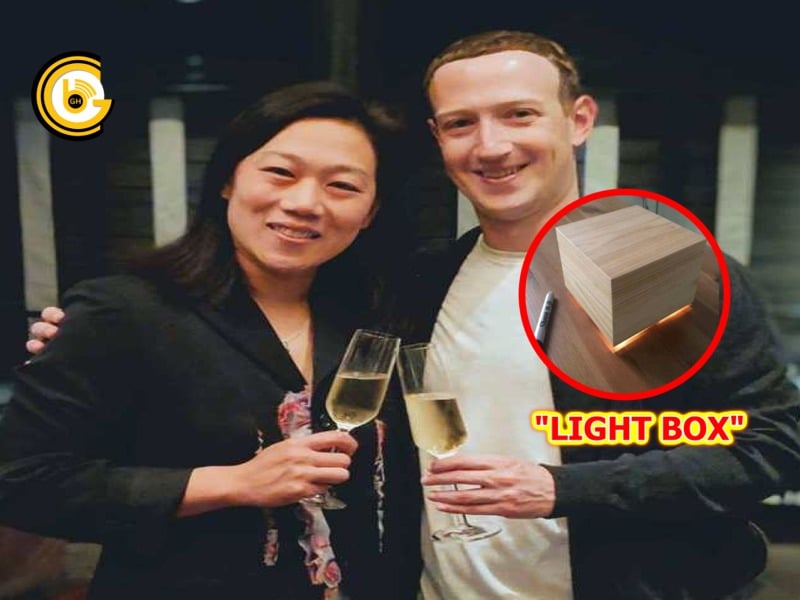 Mark Zuckerberg Builds "Sleep Box"
